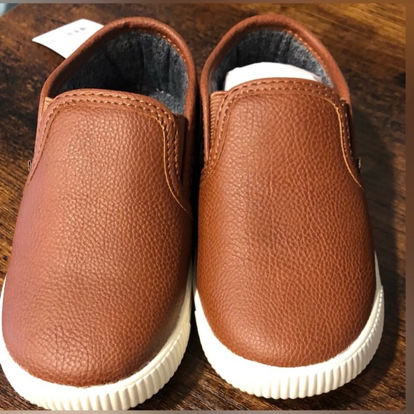 Carter’sToddlerBoysRickyBrownSlipOnSneakersNewWithTagsSize8